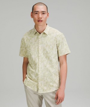 Lululemon Airing Easy Short Sleeve Button Up Shirt Ventlight Mesh Blast Herr Vita Olika Färger | WAFP-24761