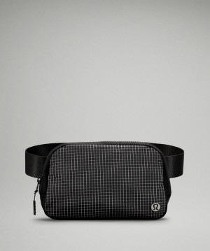 Lululemon Everywhere Belt Bag Väskor Accessories Svarta Vita | JQPD-34197