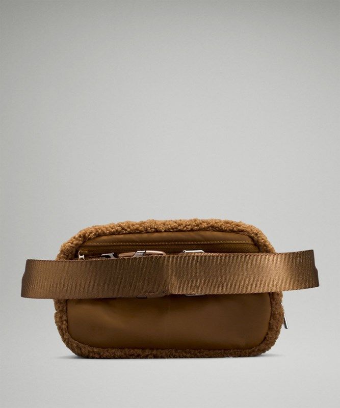 Lululemon Everywhere Belt Bag Fleece Väskor Accessories Burnt Caramel | RDZQ-79658