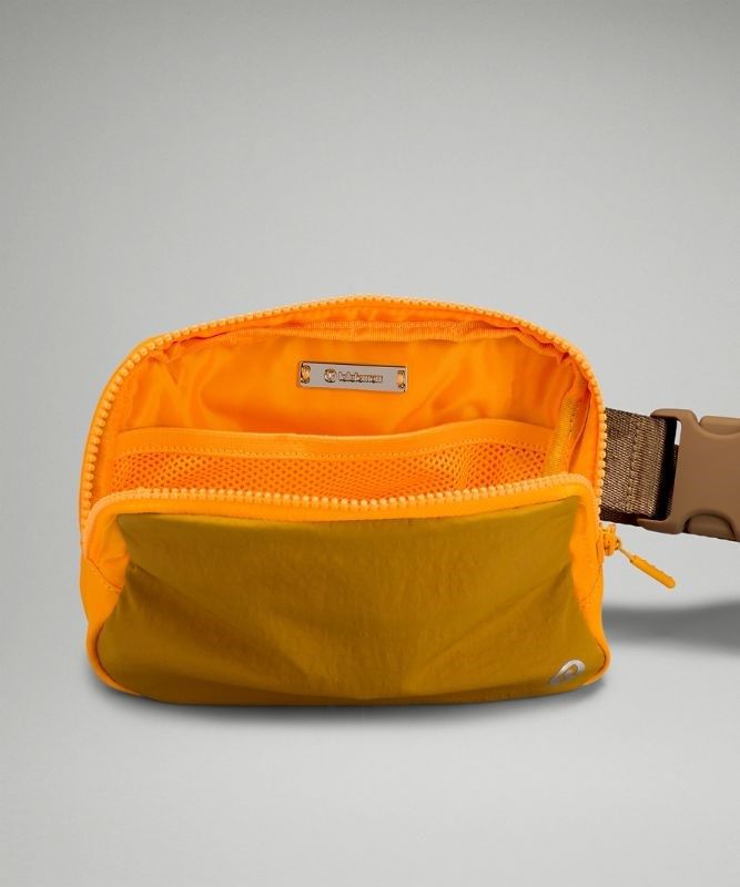 Lululemon Everywhere Belt Bag Väskor Accessories Guld Bruna | FROA-35807