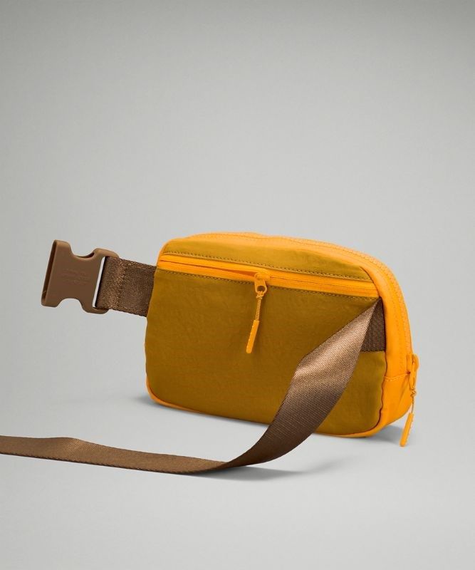 Lululemon Everywhere Belt Bag Väskor Accessories Guld Bruna | FROA-35807