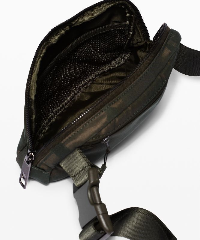 Lululemon Everywhere Belt Bag Väskor Accessories Camo Mörkolivgröna Gröna | ETQS-13842