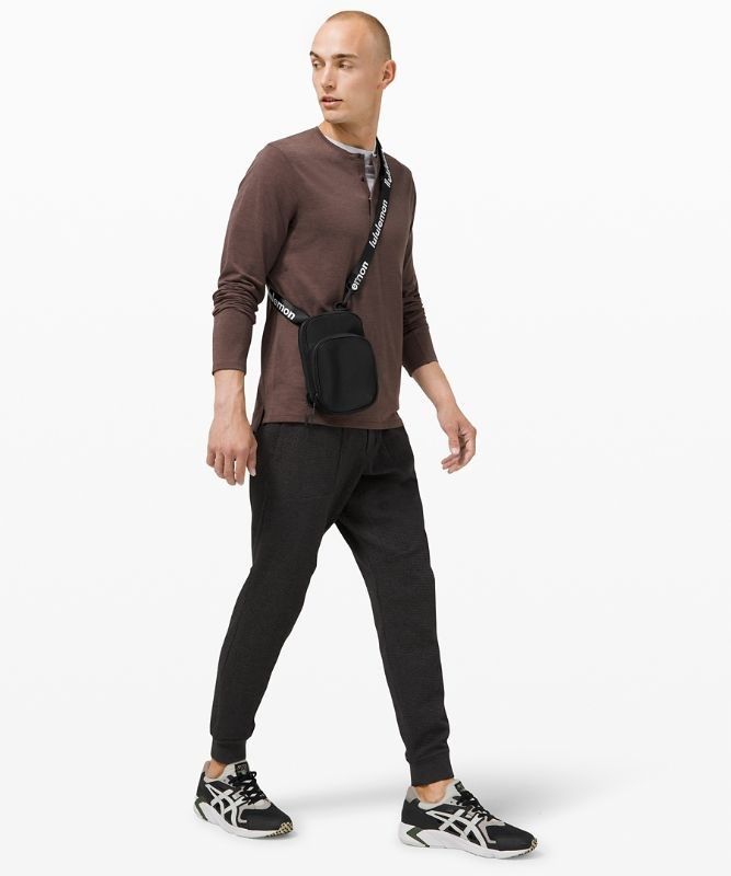 Lululemon The Rest is Written Crossbody 2L Väskor Accessories Svarta | PLZX-32674
