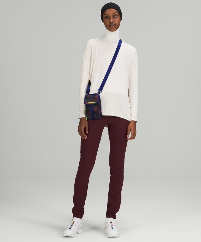 Lululemon Zip-Top Crossbody Bag Väskor Accessories Camo Röda Olika Färger | XYFS-13790